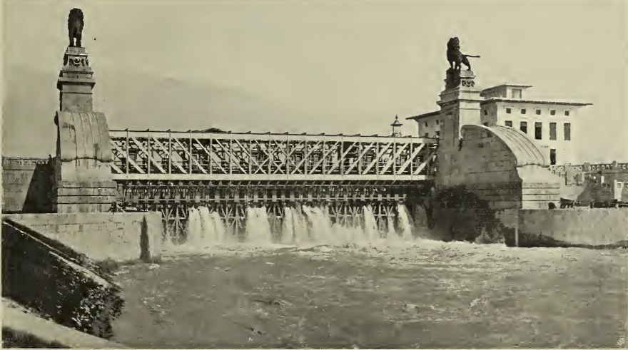 1899-Nadelwehr Schleuse Nußdorf 
Quelle: Albert Milde, "Das Nadelwehr", (1894-1898 Donaukanalregulierung)
{Archivbild 7: Das Wehr in Nußdorf während des Hochwassers 1899}